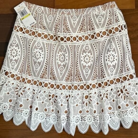 Michael Kors Medallion Lace Mini Skirt (size 4) - Picture 1 of 3